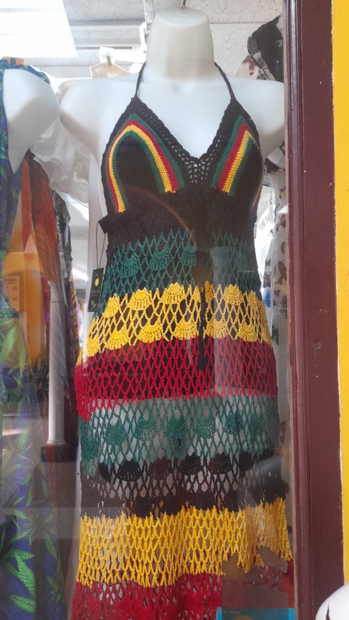 Robe Rasta crochet sur mannequin